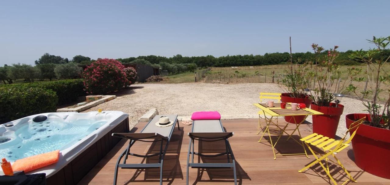 Le Cailar Les Bonbonnettes Bed & Breakfast エクステリア 写真