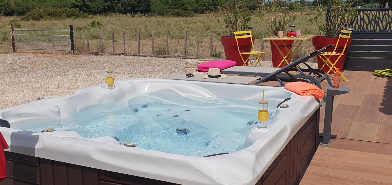 Le Cailar Les Bonbonnettes Bed & Breakfast エクステリア 写真